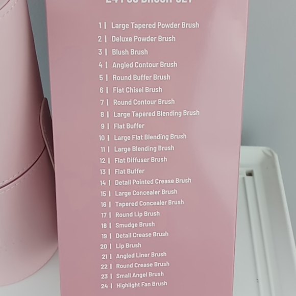 BeBella Take Me To Malibu 24 PCs Brush Set in a Case - Pastel Pink Brush Set - Picture 7 of 7